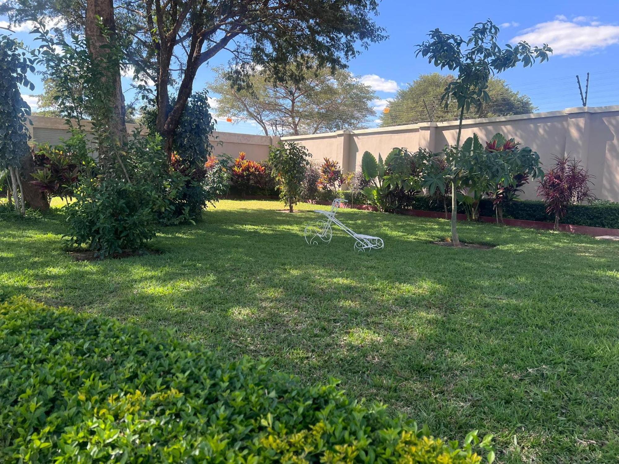 Kasbek Lodge And Tours Lusaka Exterior photo